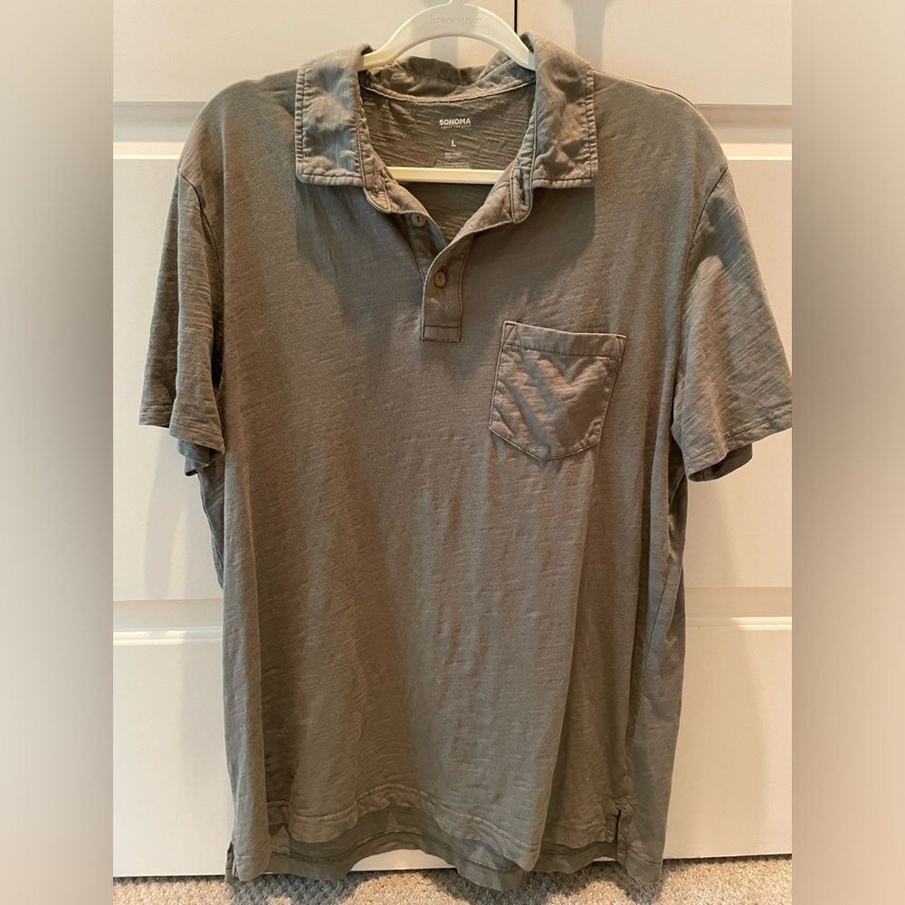 Men’s collared shirt